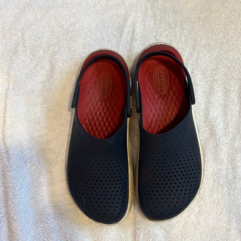 Mens Crocs, in blue/red size 9-11.